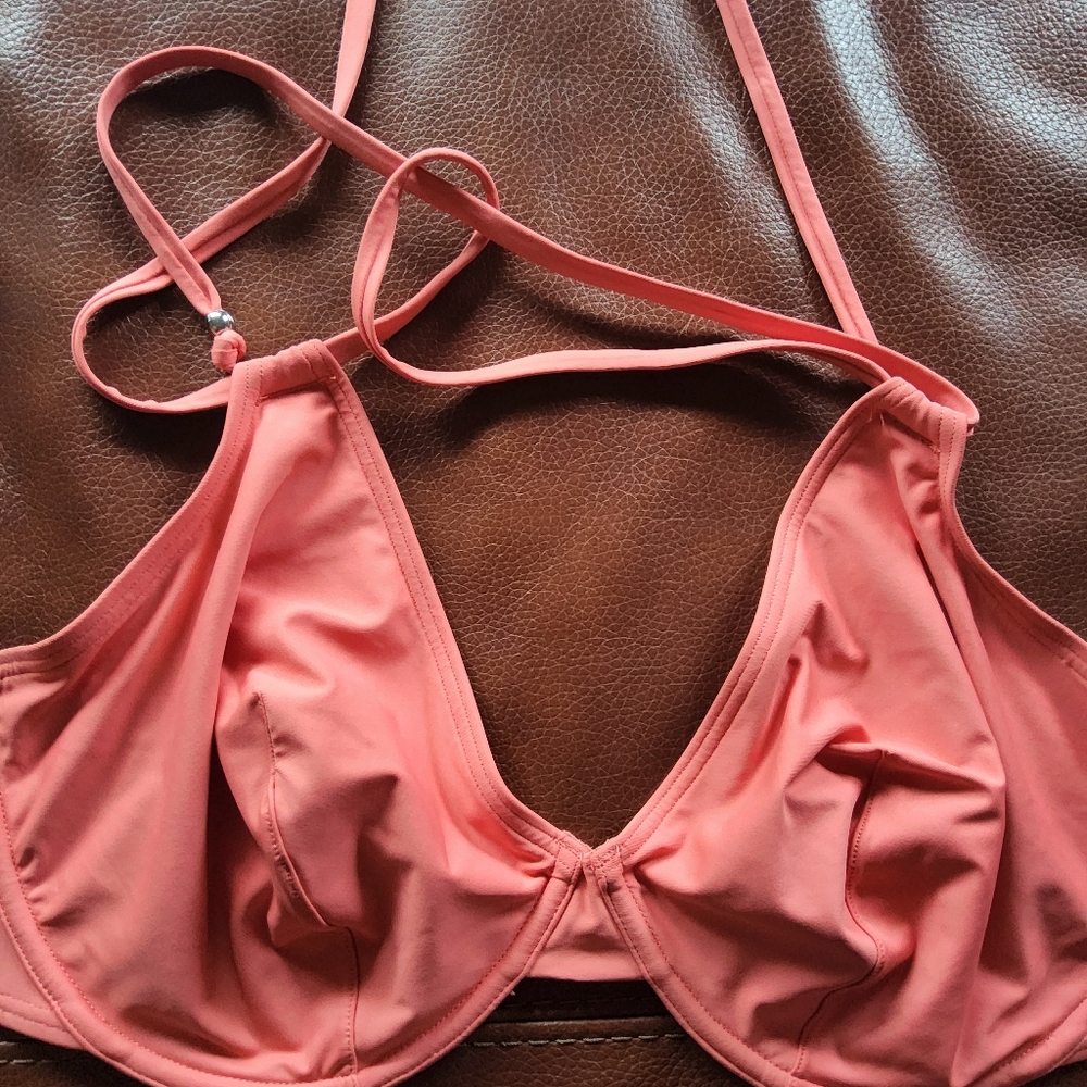 Underwire halter Swim top